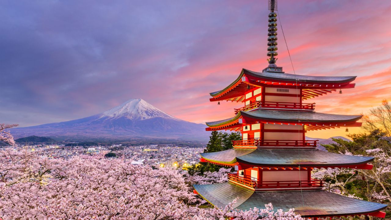 Usthadian Academy / Japan’s 1,000-Year-Old Sominsai Festival Comes To An End | 20 feb 2024 Usthadian Academy / Japan’s 1,000-Year-Old Sominsai Festival Comes To An End
